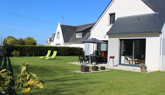 Raguenes, walking distance to the beach, near Trévignon and Pont Aven, furnished tourist accommodation *.