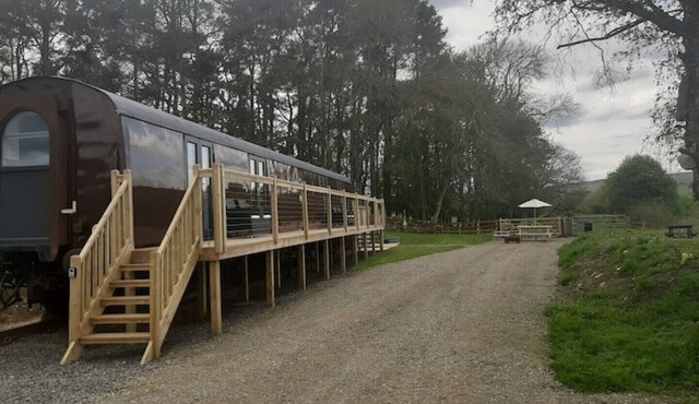 Railway carriage - perfect for families,friends or couples in a perfect location