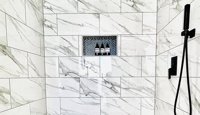 Rain shower | Massaging air bath | Cozy hidden gem