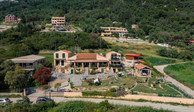 Rainbow apartment A,Pelekas beach,40 meters from the sea