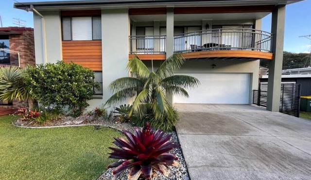 Rainbow Beachhouse - deluxe, pristine location