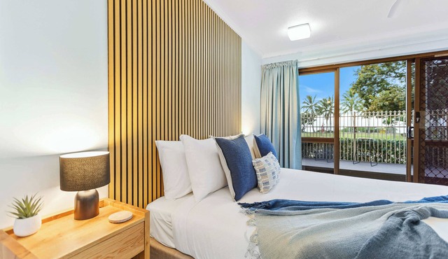 Rainforest Reef Retreat - Esplanade Ground-floor Apartment