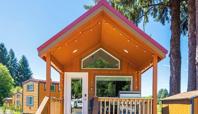 Rainforest Tiny Home Retreat: Enchanted