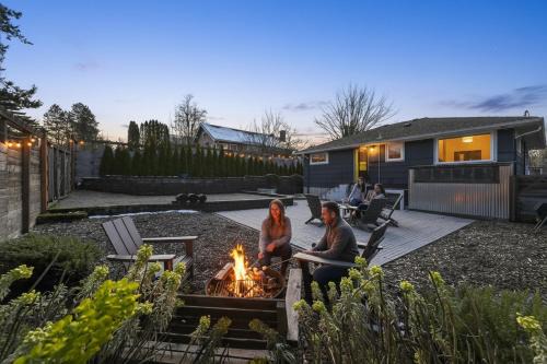 Rainier Beach 4BR and 2BA Modern Home 15 mins to WorldCup!