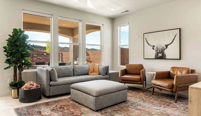 Rainson Retreat: Pickleball Courts, 5 bdr 4 bath Home