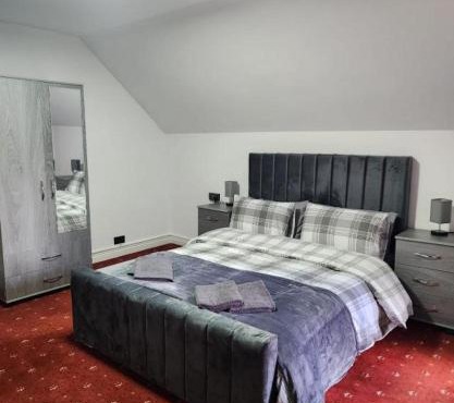 Rainsough Cottage Guest House - Shared Bathroom - Free Parking & WiFi