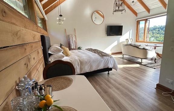 Rainy Hill Retreat - The Loft