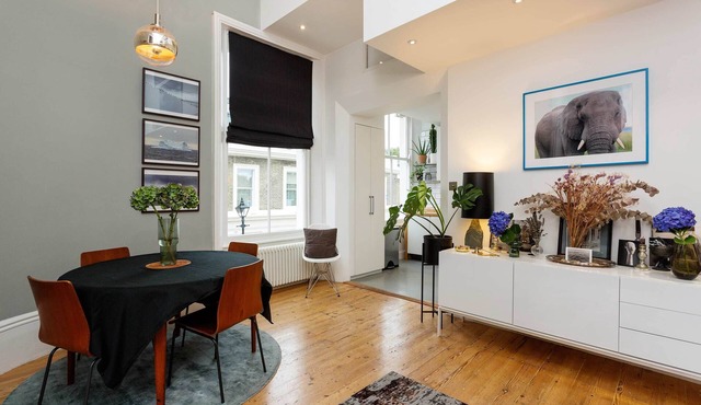 Raise the Bar, by Veeve