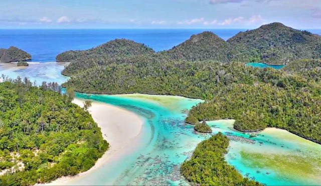 Raja ampat travel