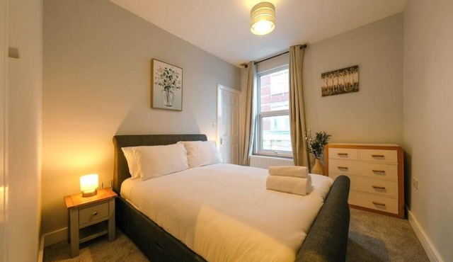 Raleigh 2 Bedroom Apartment with parking