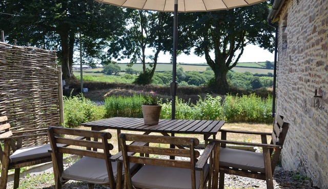 Raleigh Barn - Detached Grade II Listed in a rural setting, two ensuite bedrooms