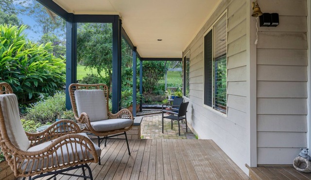 Raleigh Retreat - Enjoy rustic charm with modern comforts