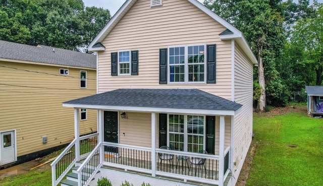 Raleigh Retreat: Fire Pit, Patio & Workspace