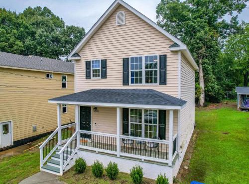 Raleigh Retreat w Fire Pit Patio & Workspace