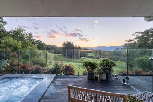 Ralphies Villa 2 bed 2 bath with Valley views