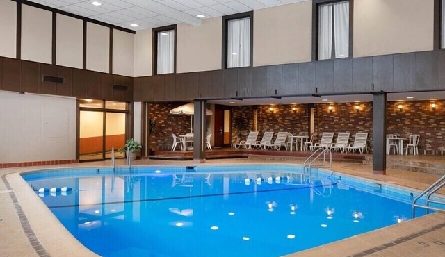 Ramada by Wyndham Albert Lea