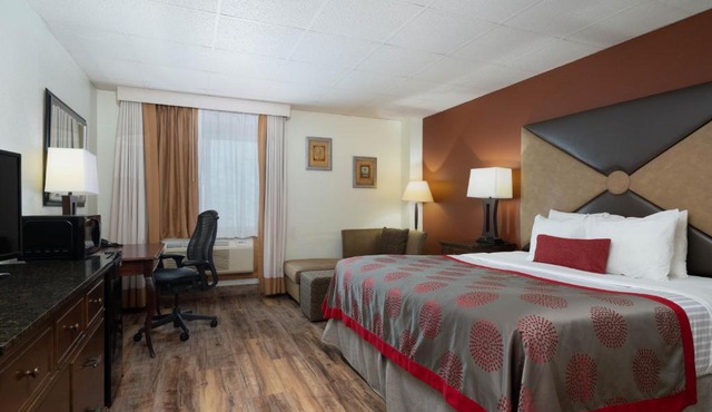 Ramada by Wyndham Albert Lea