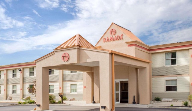 Ramada by Wyndham Angola/Fremont Area