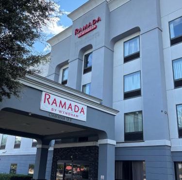 Ramada by Wyndham Burkburnett - Wichita Falls