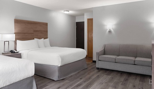 Ramada by Wyndham Cedar Rapids South