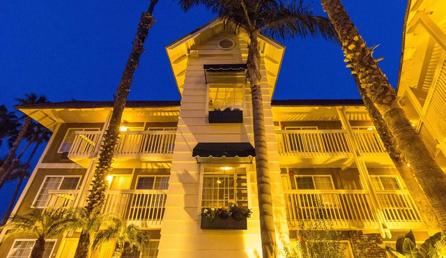 Ramada by Wyndham Costa Mesa/Newport Beach