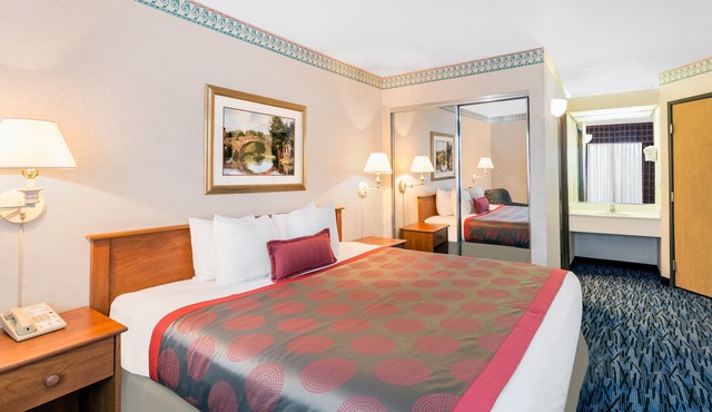 Ramada by Wyndham Kent Seattle Area