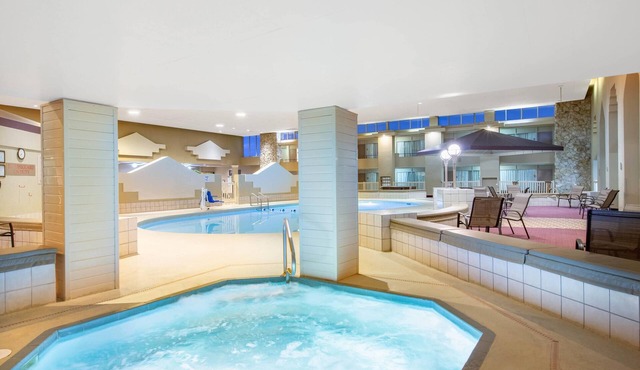 Ramada by Wyndham Midtown Grand Island