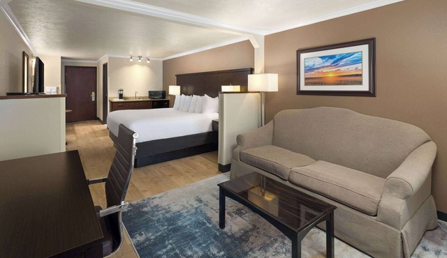 Ramada by Wyndham Moses Lake
