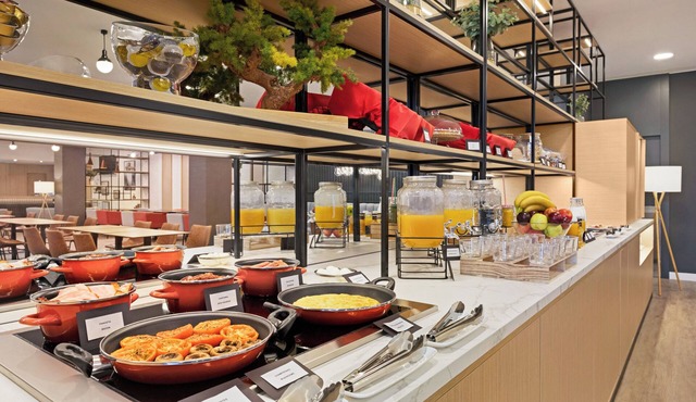 Ramada by Wyndham Valencia Almussafes