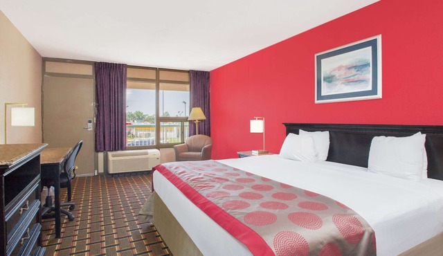 Ramada Hotel & Conference Center by Wyndham Edgewood