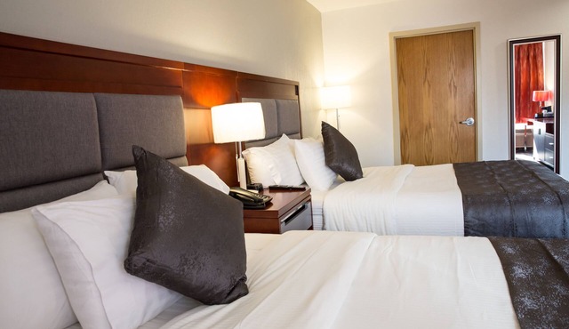 Ramada Plaza by Wyndham Chicago North Shore