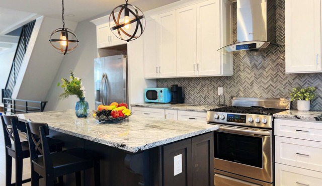 Ramblei near SJU & CHOP/8-Bedroom House