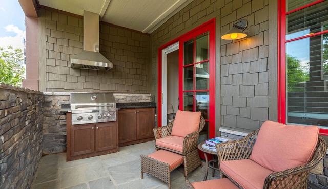 Ramblestone Cottage - Luxury condo with access to the Blue Ridge Mountain Club amenities