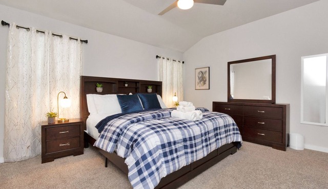 Rammies 3 bedroom Home W/Pool Access