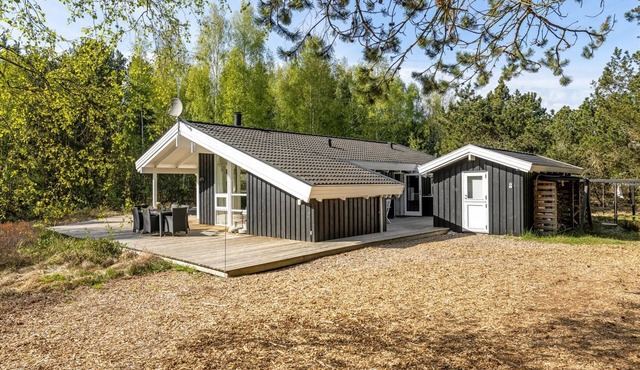 "Ran" - 600m from the sea by Interhome