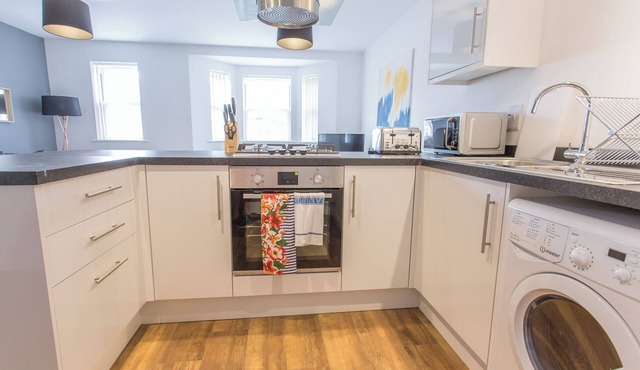 Rana Ct 10 (The Sheldonian Suite) | 1 Bed Apt