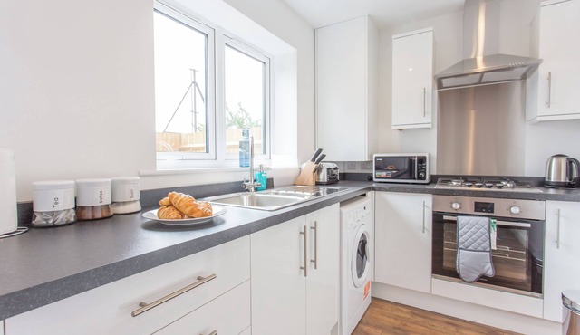 Rana Ct 2 (Tolkien Suite) | 1 Bed Ground Floor Apt.