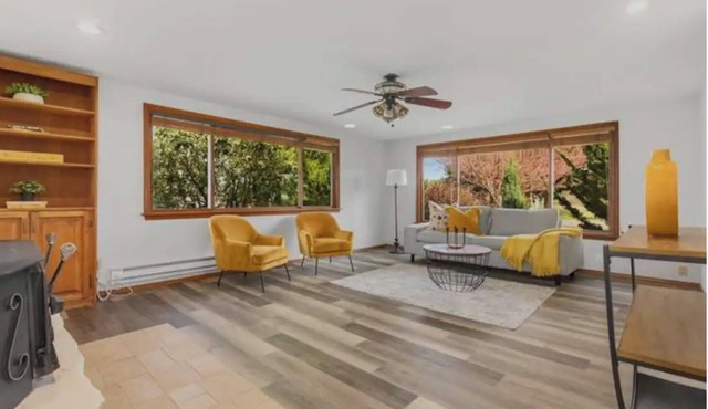 RANCH BEAUT-Modern Farmhouse charm in Bonney Lake