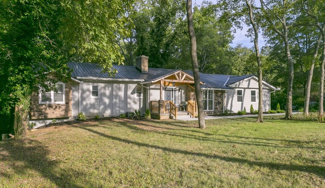 RANCH BEAUTY- 5Bd/3Ba, King Beds, Mins to Broadway, Opry & Airport - Sleeps 12!