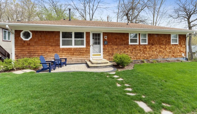 Ranch by the Bay: Steps from Lake Geneva lakefront!