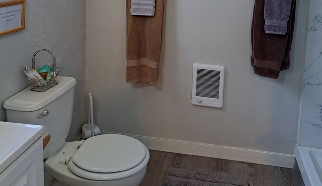 Ranch cabin close to Williamson River, Agency Lake.