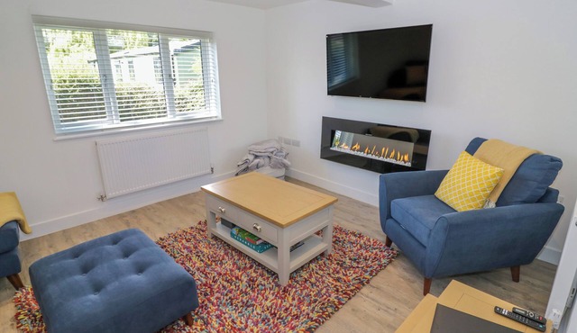 RANCH COTTAGE, family friendly, with pool in Honeybourne