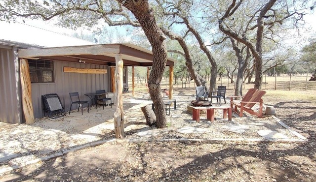 Ranch Escape w/ Firepit+ 5 Minutes to Wineries