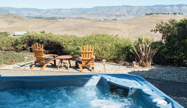 Ranch Estate EPIC VIEWS Fire Pit Game Room Spa Pet-Friendly 10min from Cal Poly!