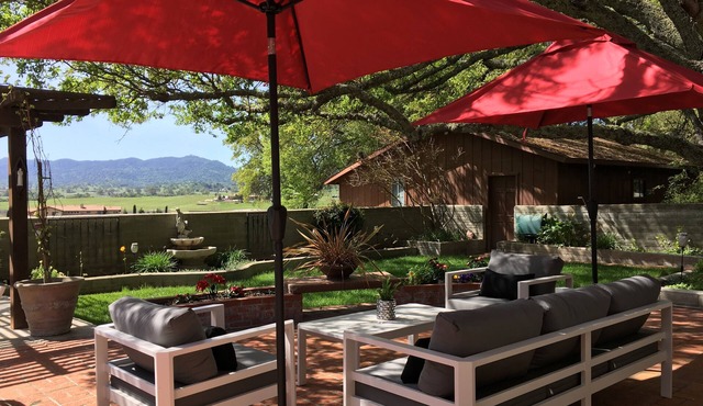 Ranch Home On 3 Acres, Tucked Under The Oak Trees With Views Of The Mountains.