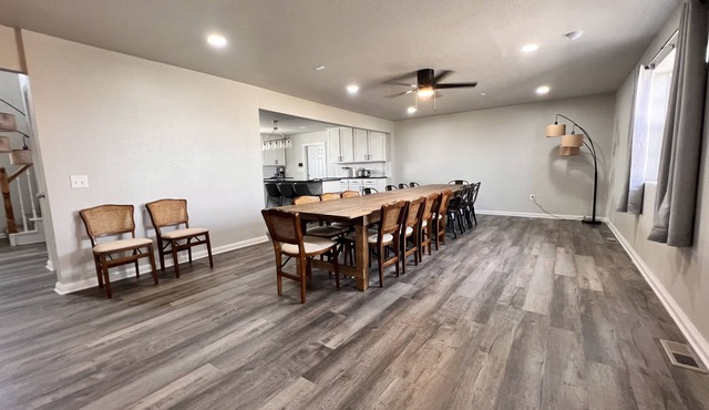 Ranch home, Sleep 21, Dine 21, Renovated & modern, by Lawton & Wichita Mountains