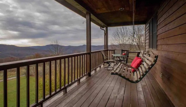 Ranch Home w/Rolling Hill Views & Hot Tub