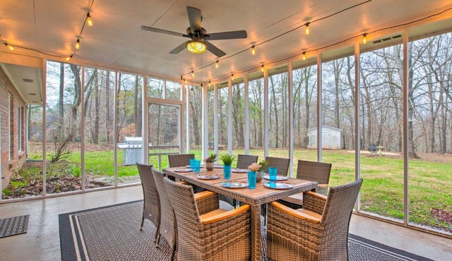 Ranch Home with Front Porch on Etowah River!