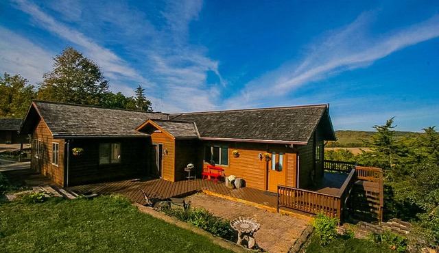 Ranch life, 300 acres! 10 mile views., trails, animals, swimming pool, golf