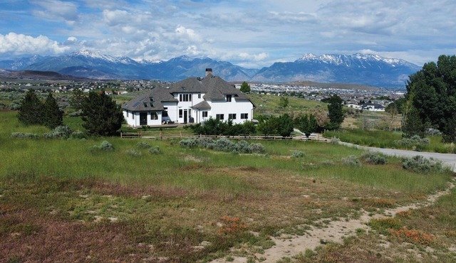 Ranch Mansion Massive Hot Tub XL Groups & Weddings